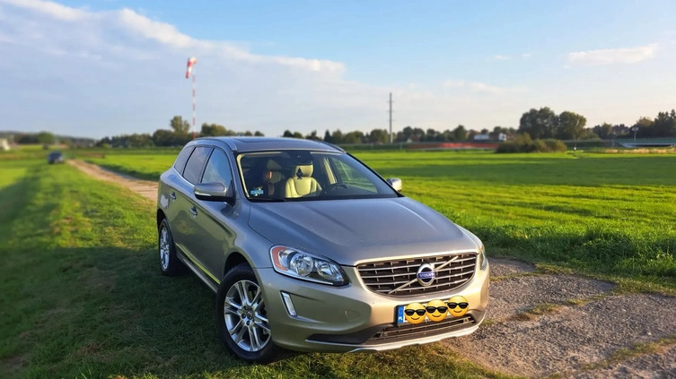 Volvo XC 60 cena 73000 przebieg: 161000, rok produkcji 2014 z Zwierzyniec małe 704